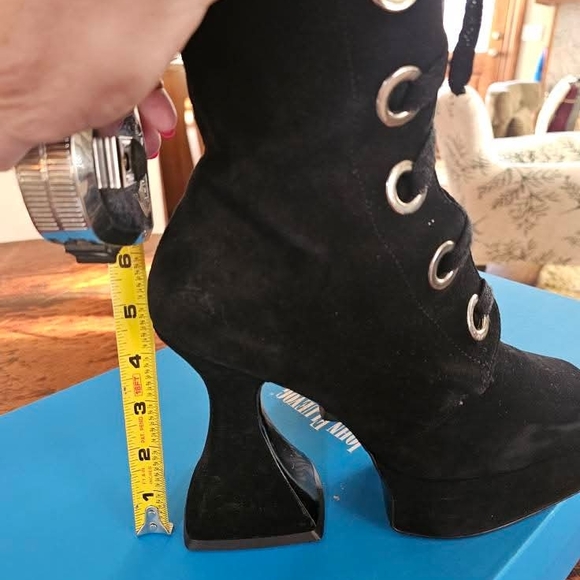 John Fluevog Sampladelics, 9, Black Suede - Picture 3 of 4